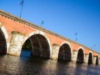 Un des nombreux pont de la Garonne en brique